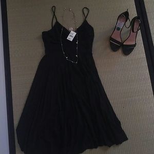 Brass Plum Rudy pleated black dress size medium